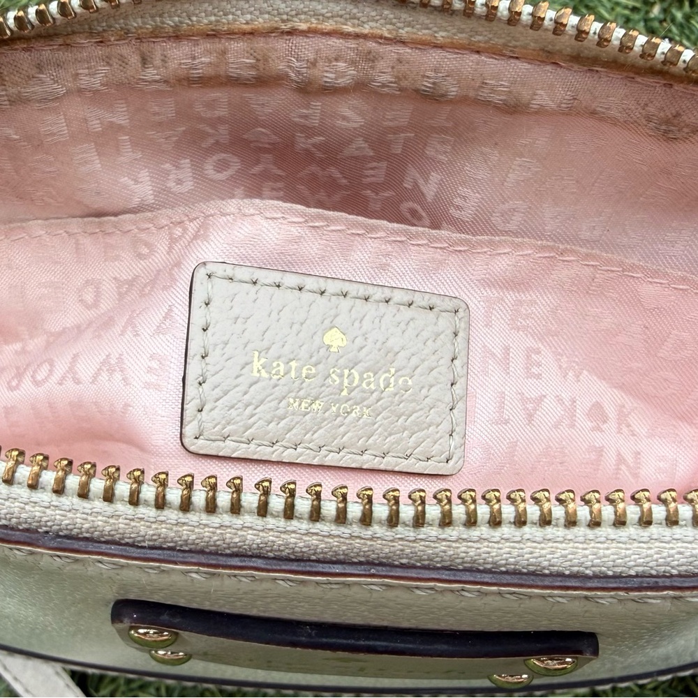 🔥🔥🔥CLOSET CLEAN OUT🔥🔥🔥 kate spade Y2K Grove Street Millie Crossbody. - Picture 3 of 3